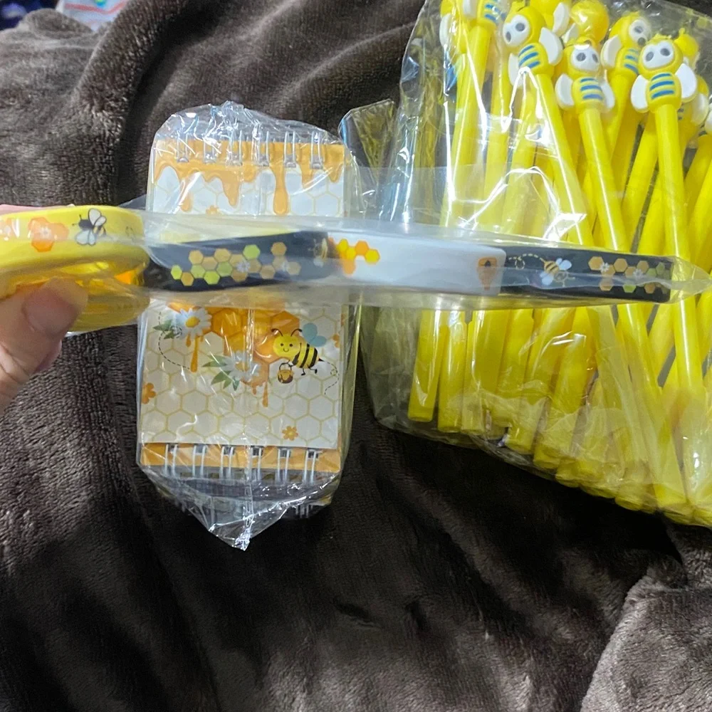 Sweet as can Bee Party Favor Set